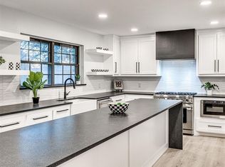 1710 Westminster Pl, Nichols Hills, OK 73120