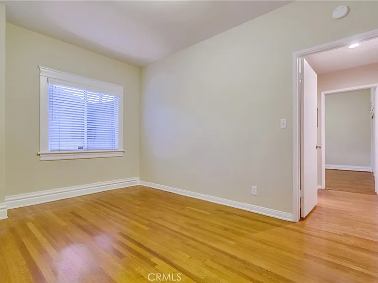 1918 La France Ave — Photo 19