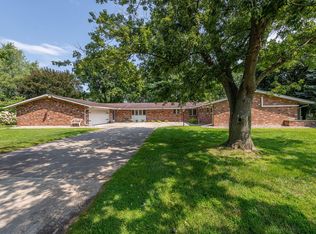 5026 Robinwood Dr, Monroe, MI