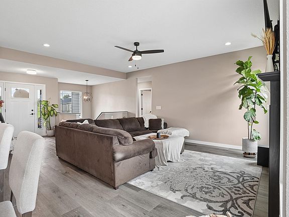 5th image of 1719 Waxwing Way