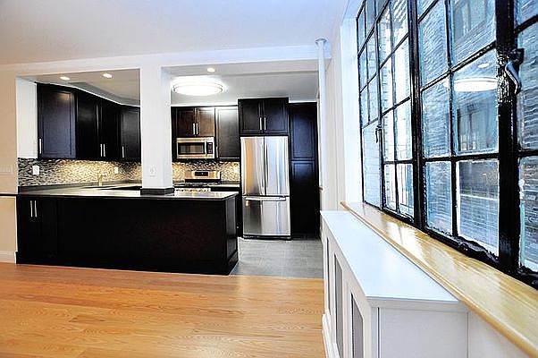 1st image of 72 Barrow St APT 3A