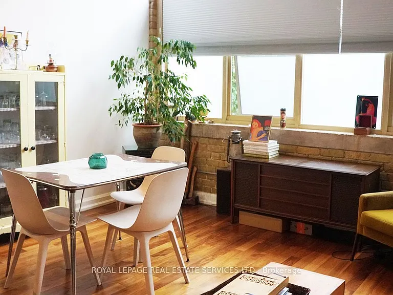 736 Dundas St E #203 — Photo 13