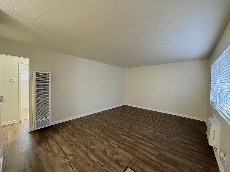 Lincoln Courtyards at 531 Glendora Avenue — Photo 30