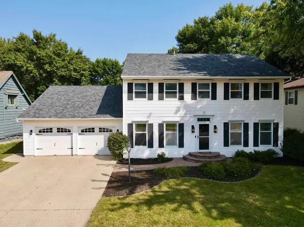 920 28th St, Spirit Lake, IA 51360