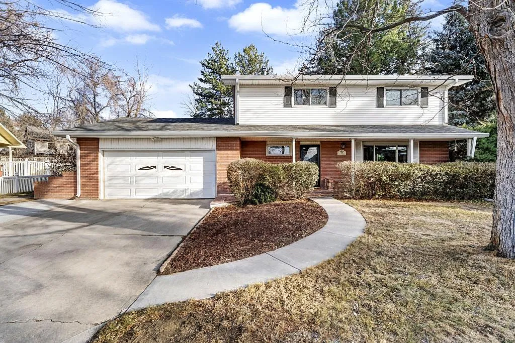 19 Dale Pl — Photo 2
