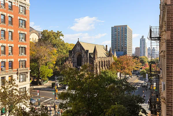 Rented by Compass | media 6