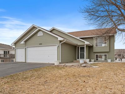 1434 Sparrow Rd, Waconia, MN, 55387