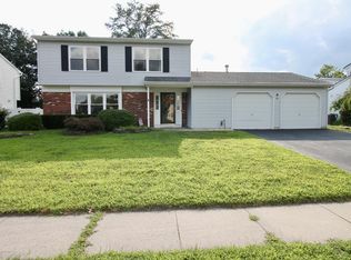 55 Sweetbriar Trl, Howell, NJ 07731