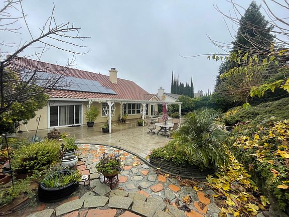 4th image of 449 Diamond Oaks Dr