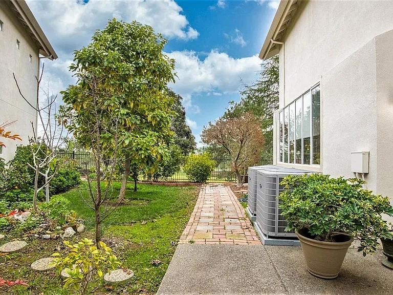 3233 Quail Hollow Dr #1 — Photo 55