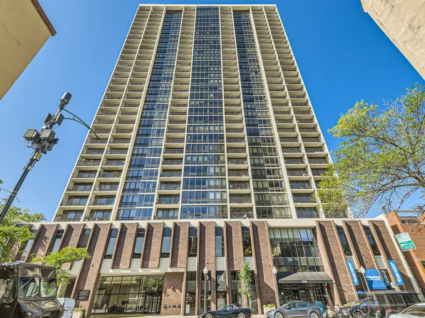 1636 N Wells St APT 2001, Chicago, IL 60614