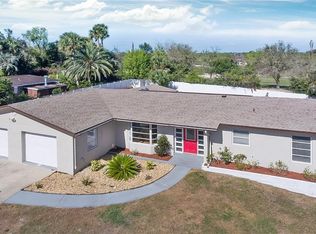 2104 S Old Mill Dr, Deltona, FL 32725