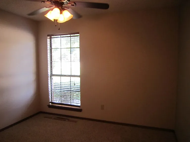 4721 Persimmon Ct — Photo 9