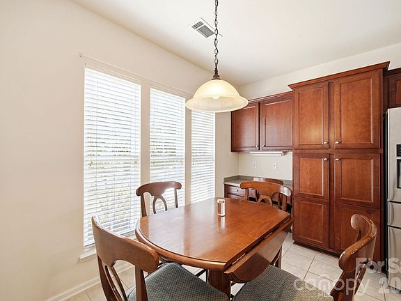 4th image of 4014 Twiddy St