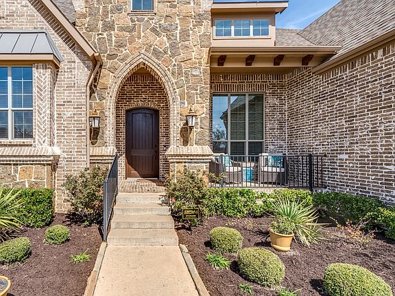 4th image of 919 Cobblestone Parks Dr