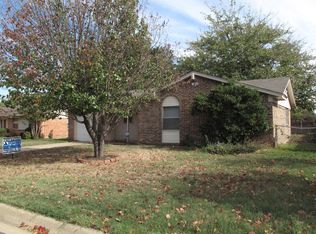 128 Bluebird Cir, Denton, TX 76209