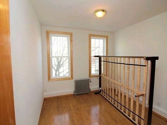 4th image of 179 Eckford St #2