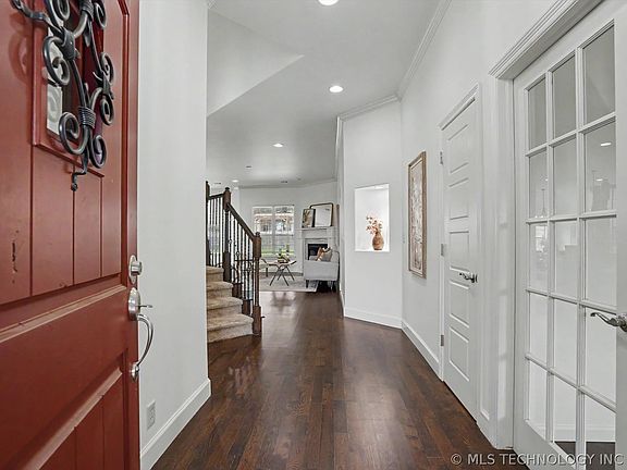 4th image of 515 W 128th St S