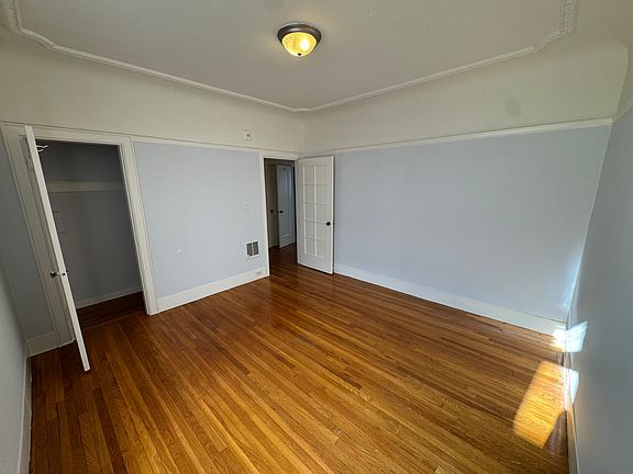 5th image of 2815 Van Ness Ave