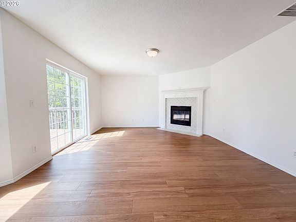 3rd image of 13616 Duane St