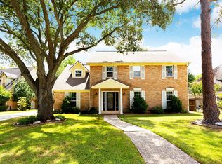 1915 Willowlake Dr, Houston, TX 77077