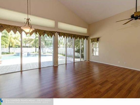 5th image of 1160 Glenwood Ct