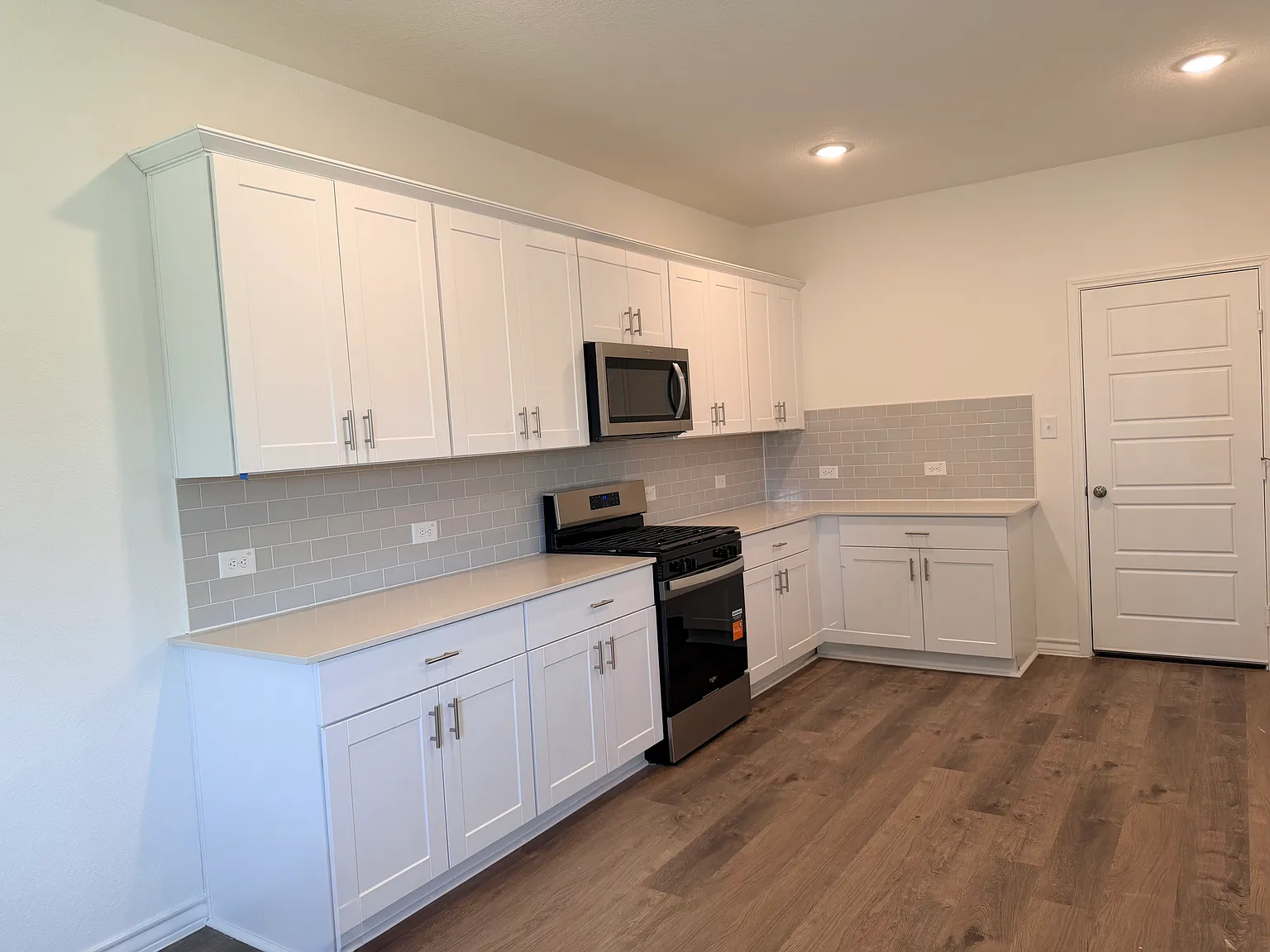 4 bed, 1837 sqft, $2,400 — Photo 2