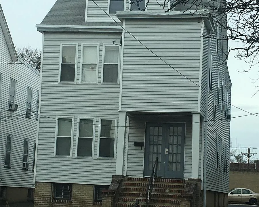 Building Photo 3