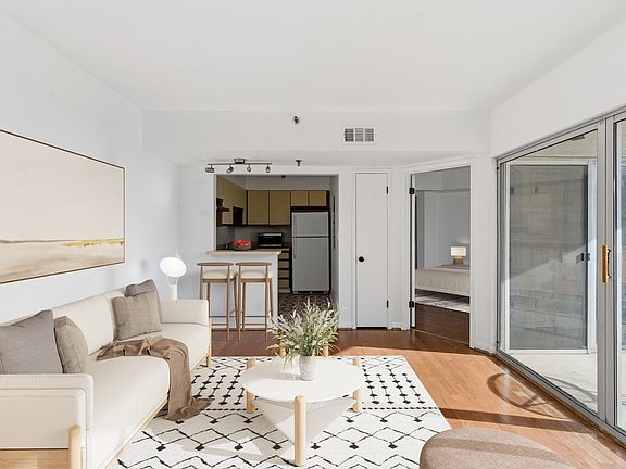 2nd image of 900 19th Ave S APT 401