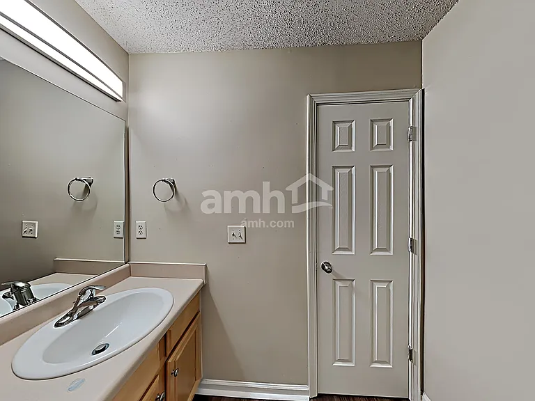 512 Hamlet Dr — Photo 15