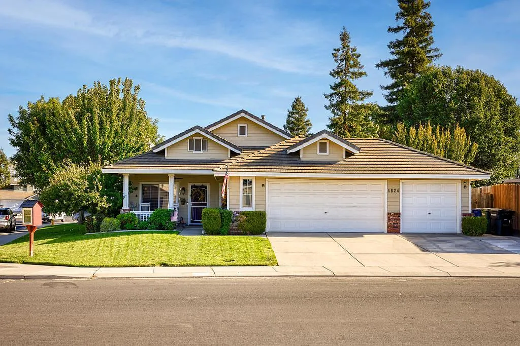 4624 Strawflower Ln photo 1