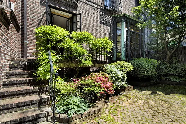 Sold by Brown Harris Stevens | media 28