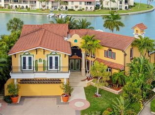 14 Island Dr, Treasure Island, FL 33706