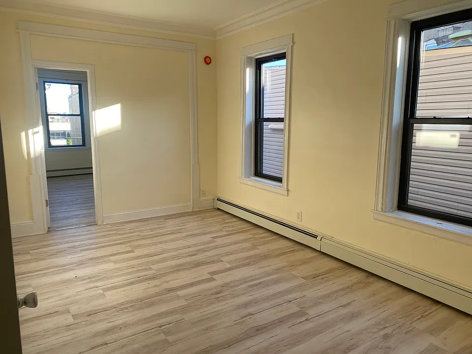 27 Gray St #2L