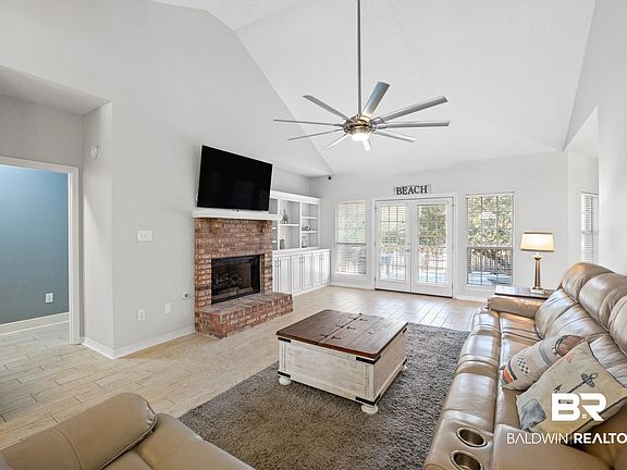 5th image of 321 Hilltop Dr