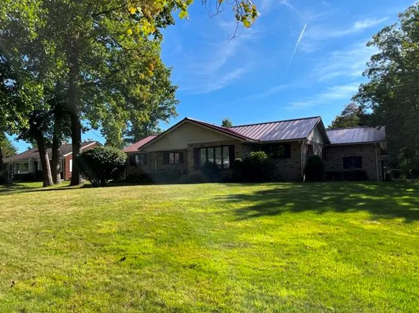 201 Woodland Dr, Oil City, PA 16301