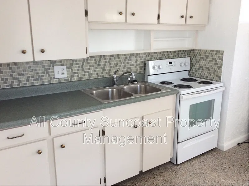 2 bed, 1.0 bath, $1,595 — Photo 3