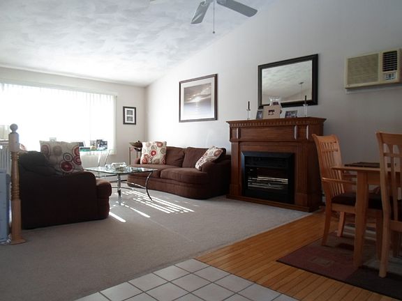4th image of 118 Dutchess Ave