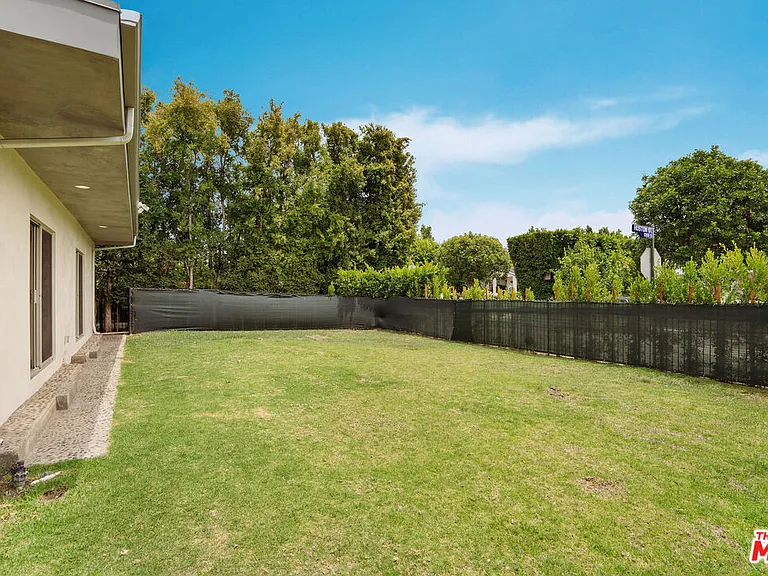 12041 Huston St — Photo 20