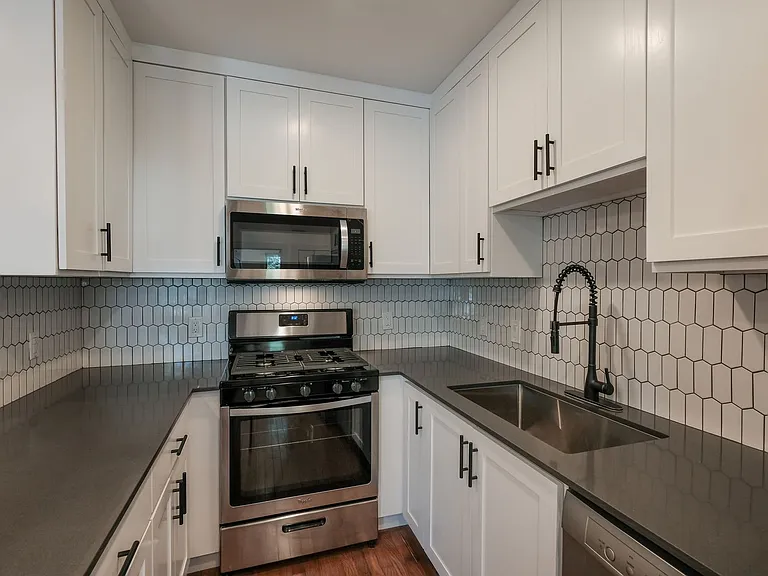 226 E Huisache Ave — Photo 16