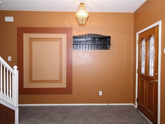 3rd image of 7400 Chaucer Dr