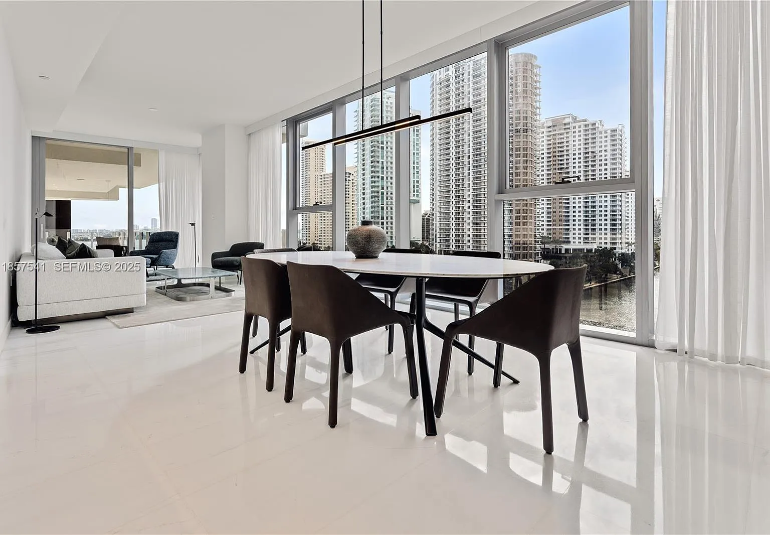 2 bed, 2.5 bath, $15,900 — Photo 2