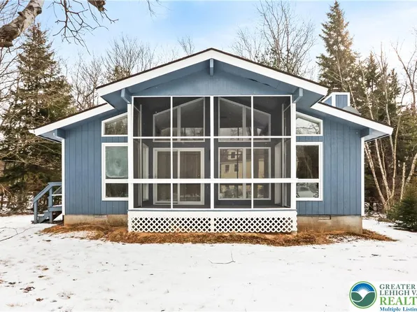 6522 Runnymead Ln, Tobyhanna, PA 18466