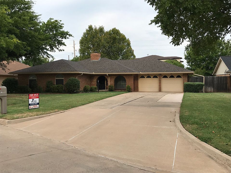 1st image of 119 SE Berkshire Way