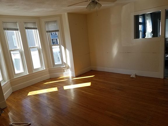 2nd image of 150 Belmont St #1