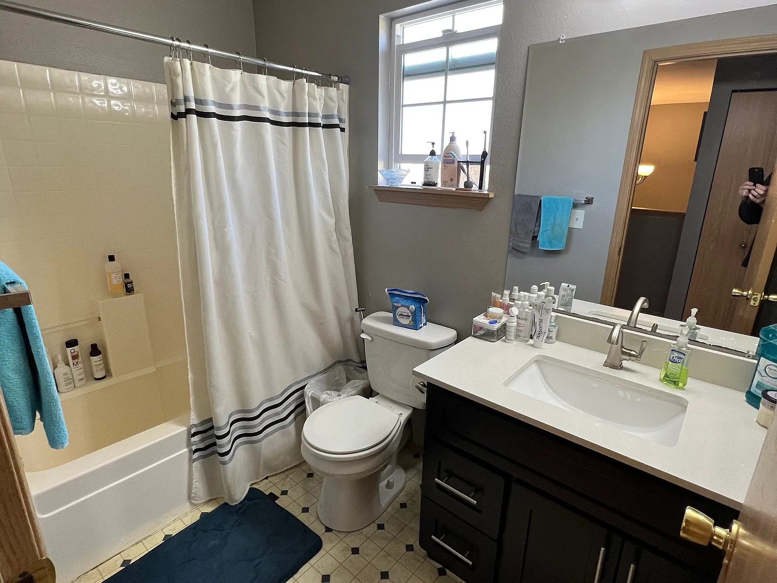 3 bed, 2.5 bath, 1600 sqft, $1,800 — Photo 4