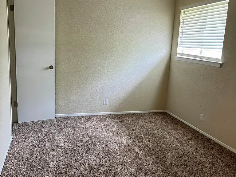 817 Betsy Ross Dr #A — Photo 15