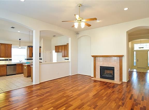 5th image of 5801 Southampton Dr