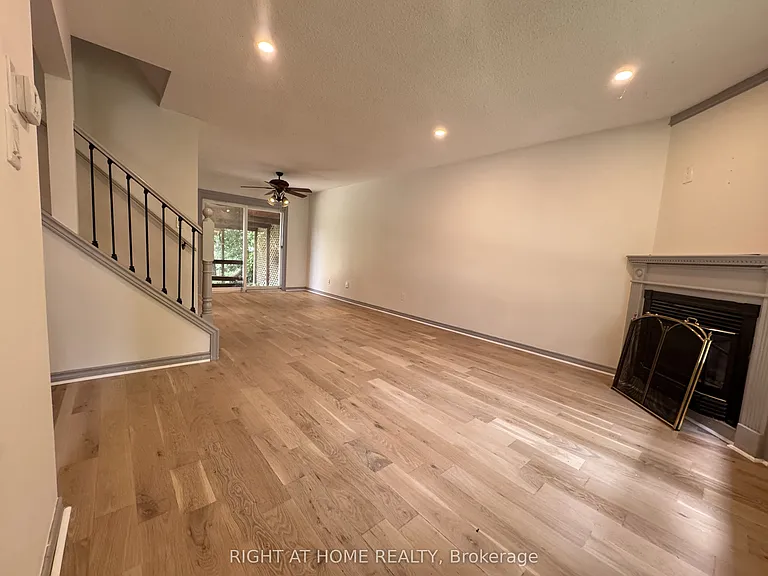 18 Annamaria Dr — Photo 4