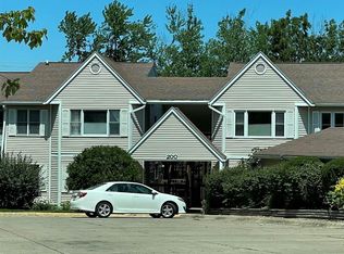 701 E Lowe Ave APT 204, Fairfield, IA 52556